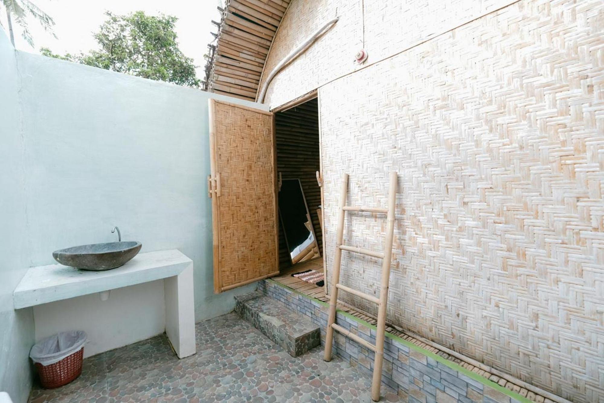 Cici Bungalow Senggigi Mangsit Exteriör bild